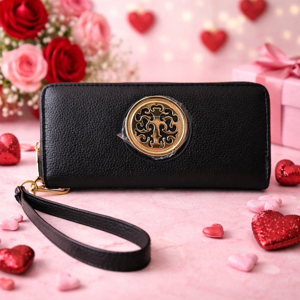 Elegant Black Leather Wristlet with Double Zippers & Gold Accent New - Picture 4 of 15